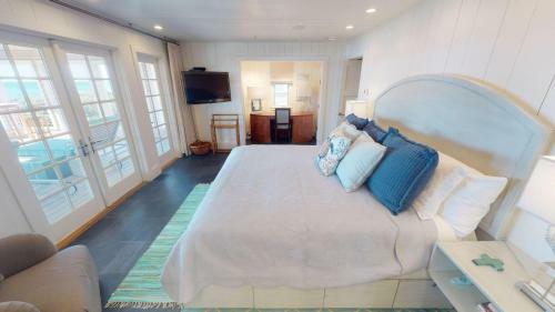 Outside The Box 2112 E County Hwy 30a By Dune Vacation Rentals