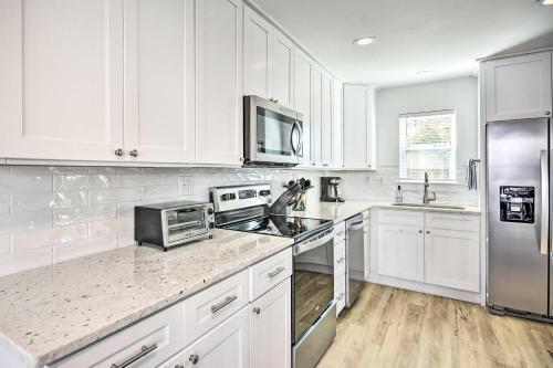 Newly Renovated Home With Patio, Bikes And Grill!