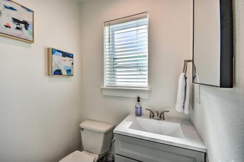 Newly Renovated Home With Patio, Bikes And Grill!