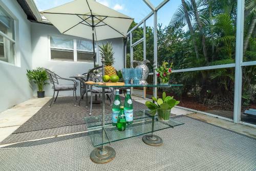 Newly Renovated 5 Bed/3 Bath Modern Home