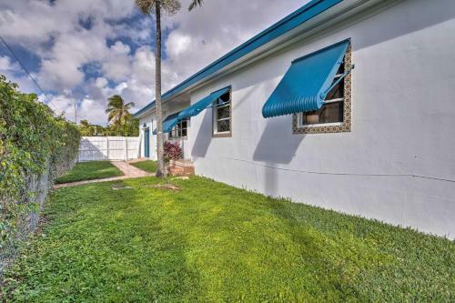 Colorful West Palm Beach Home With Private Yard