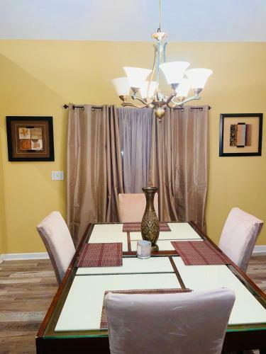 Spacious 4- Bedroom Home Close To Everything!!