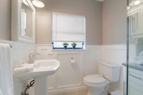 Northwood Harbor Home 3 Bed - 3 Baths