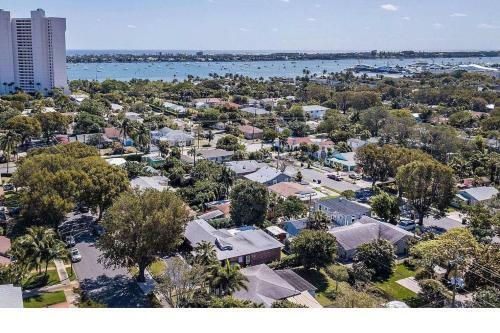 Northwood Harbor Home 3 Bed - 3 Baths