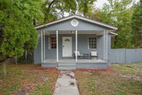 **tampa Urban Convenience **