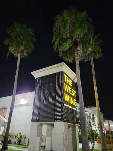 Hotel West Wing