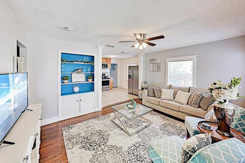 Cozy Casita - Back Cottage