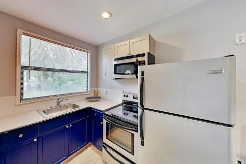 Cozy Casita - Back Cottage