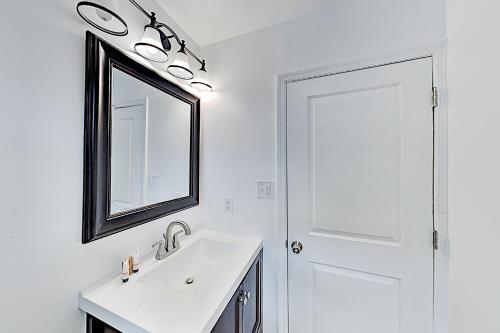 Cozy Casita - Back Cottage