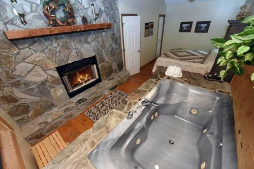 Elsa At Alpine Cabins - Peaceful, Private, Perfect