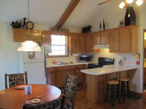 Heidi At Alpine Cabins - Peaceful Private Perfect