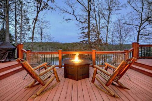 Lakefront Getaway By Escape To Blue Ridge