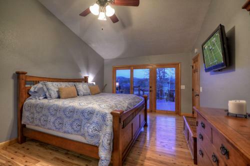 Lakefront Getaway By Escape To Blue Ridge