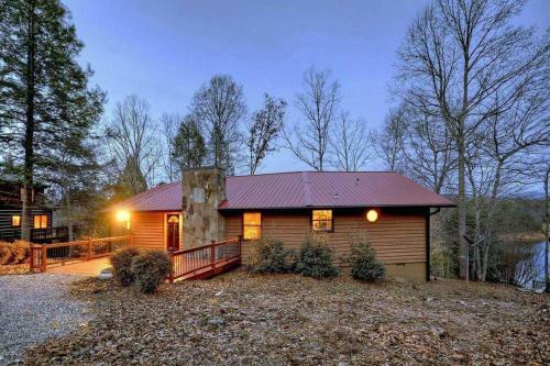 Lakefront Getaway By Escape To Blue Ridge