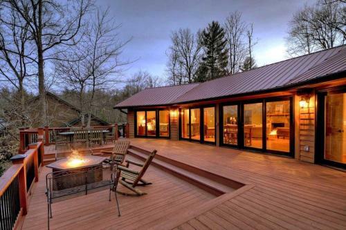 Lakefront Getaway By Escape To Blue Ridge