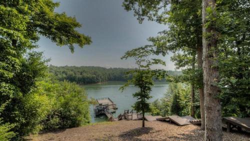 Lakefront Getaway By Escape To Blue Ridge