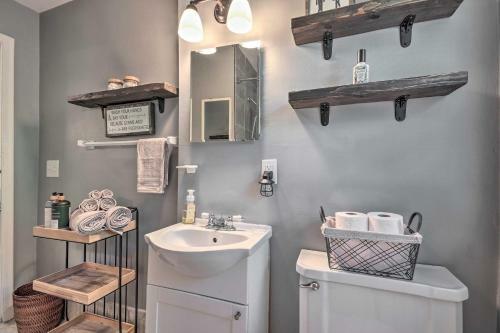 Luxe Cottage With Fire Pit Less Than 4 Mi To Olde Towne