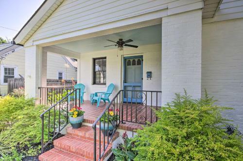 1940s Cottage With Mid Century Vibe And Patio!