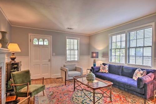 1940s Cottage With Mid Century Vibe And Patio!