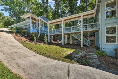 Buford Getaway On Lake Lanier With Boat Dock!