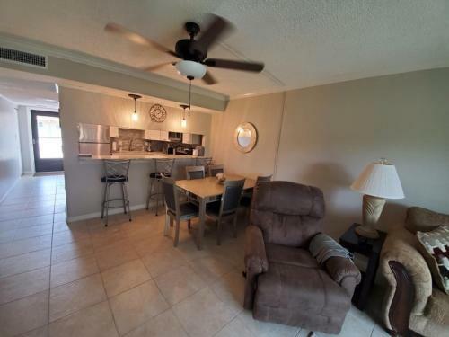 Apartamento Pelican Inlet C117 Condo