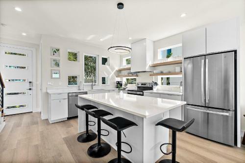 194 Riberia - Downtown Waterfront Luxury Home