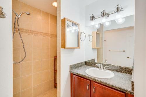 4br House, 2 Blocks From The Beach