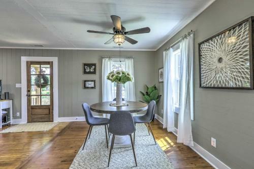 Chic Carrollton Cottage With Updated Interior!