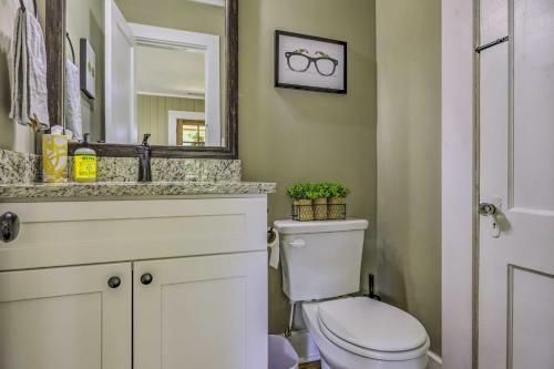 Chic Carrollton Cottage With Updated Interior!