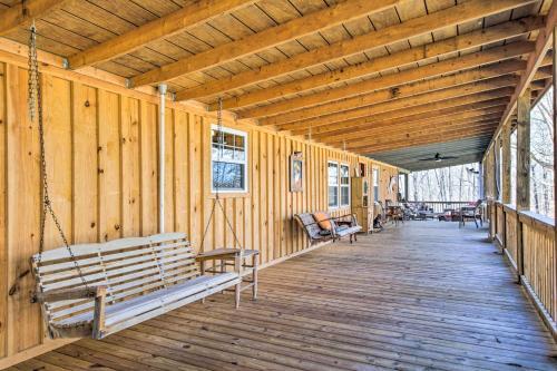 Pet-friendly Ellijay Escape With Yard And Grill!