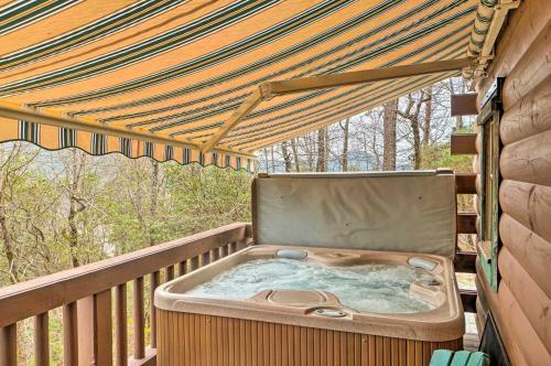 Rustic Clayton Log Cabin With Hot Tub And Views!