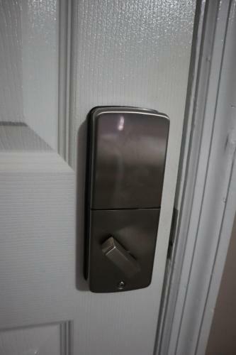 Queen Suite + Private Bath 8 Mins From Atl Airport W/ Fast Wifi