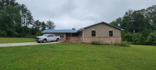 Queen Suite + Private Bath 8 Mins From Atl Airport W/ Fast Wifi