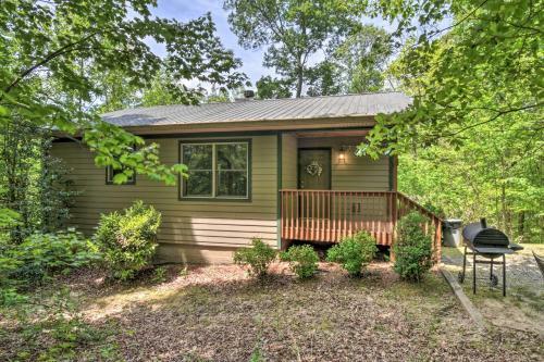 The Apple Dumpling Cabin Pool Table, Grill