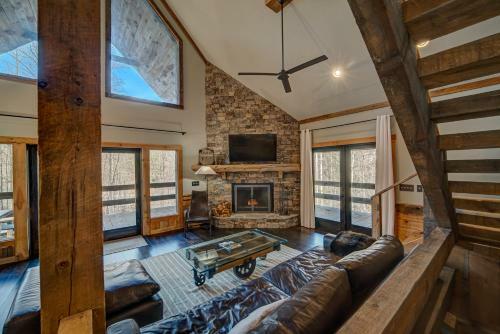 This Chalet Is Luxury And Mountain Charm All Wrapped Up In One