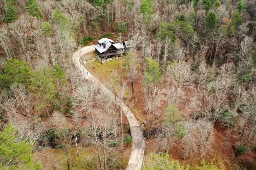 This Chalet Is Luxury And Mountain Charm All Wrapped Up In One
