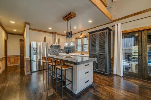 This Chalet Is Luxury And Mountain Charm All Wrapped Up In One