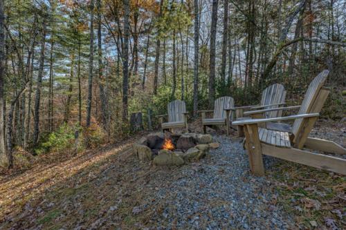 Knotty Barn By Escape To Blue Ridge