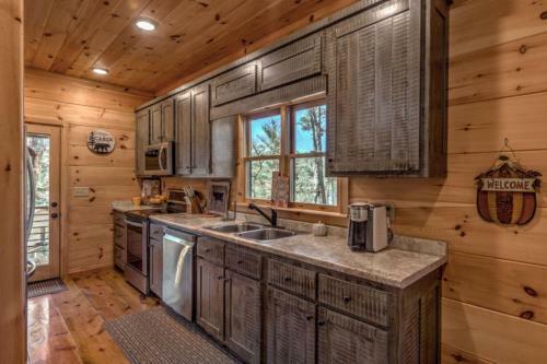 Knotty Barn By Escape To Blue Ridge