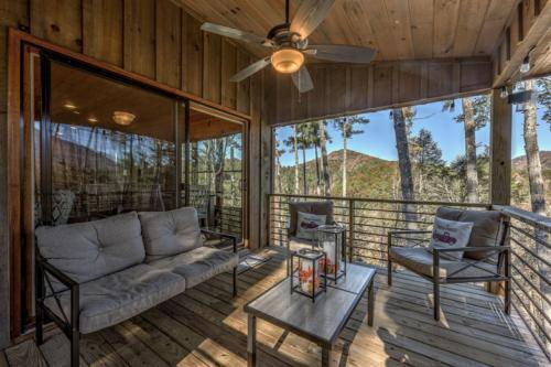 Knotty Barn By Escape To Blue Ridge