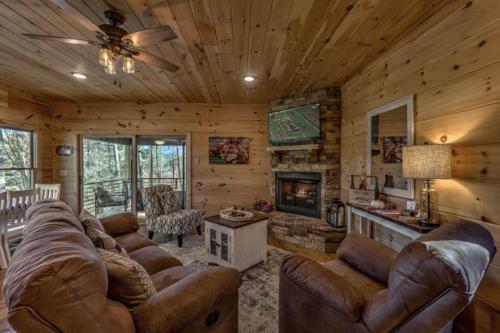 Knotty Barn By Escape To Blue Ridge