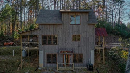 Knotty Barn By Escape To Blue Ridge