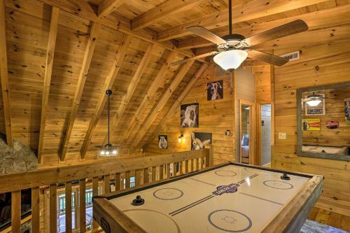 Lovely Log Cabin And Bunkhouse With Views And Yard!