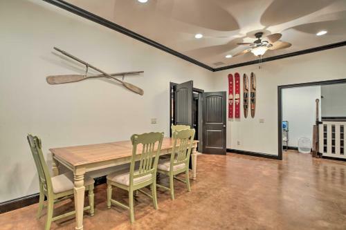 Spacious Lakefront Home With Screened-in Porch!