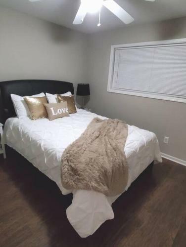 Pool!, East Atlanta Stay, Sleeps 10!