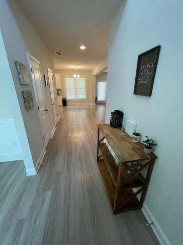 4bdrm Fast Wifi Farmhouse Inspired Home