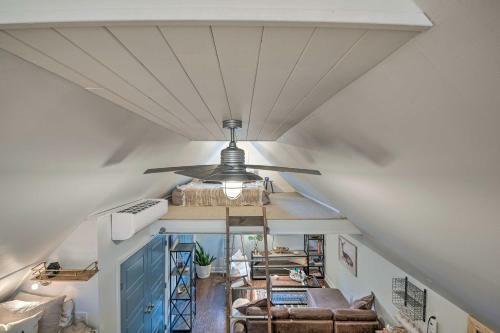 Apartamento Unique Dallas Studio With Fire Pit And Treehouse!