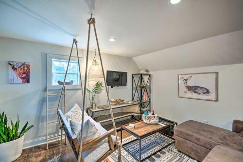 Apartamento Unique Dallas Studio With Fire Pit And Treehouse!