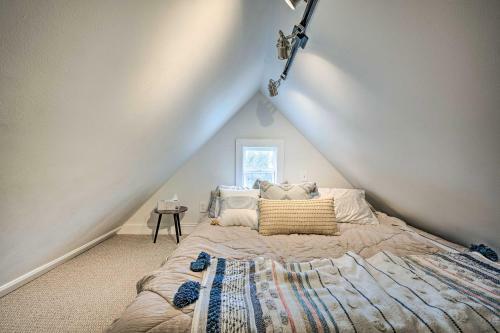 Apartamento Unique Dallas Studio With Fire Pit And Treehouse!