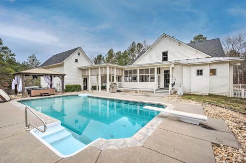 Apartamento Unique Dallas Studio With Fire Pit And Treehouse!